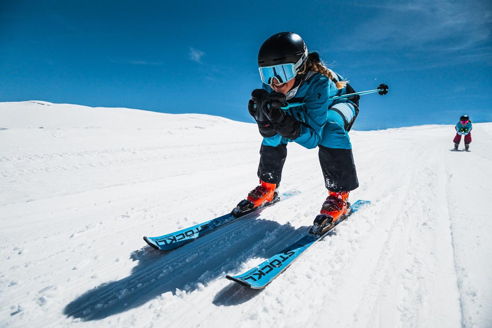 Summit Ski -Summit Ski av ski header 2000